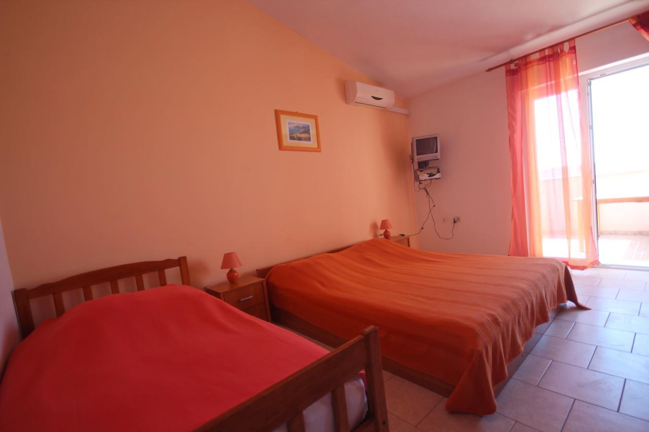 Apartments Njaco Ražanac Szoba fotó